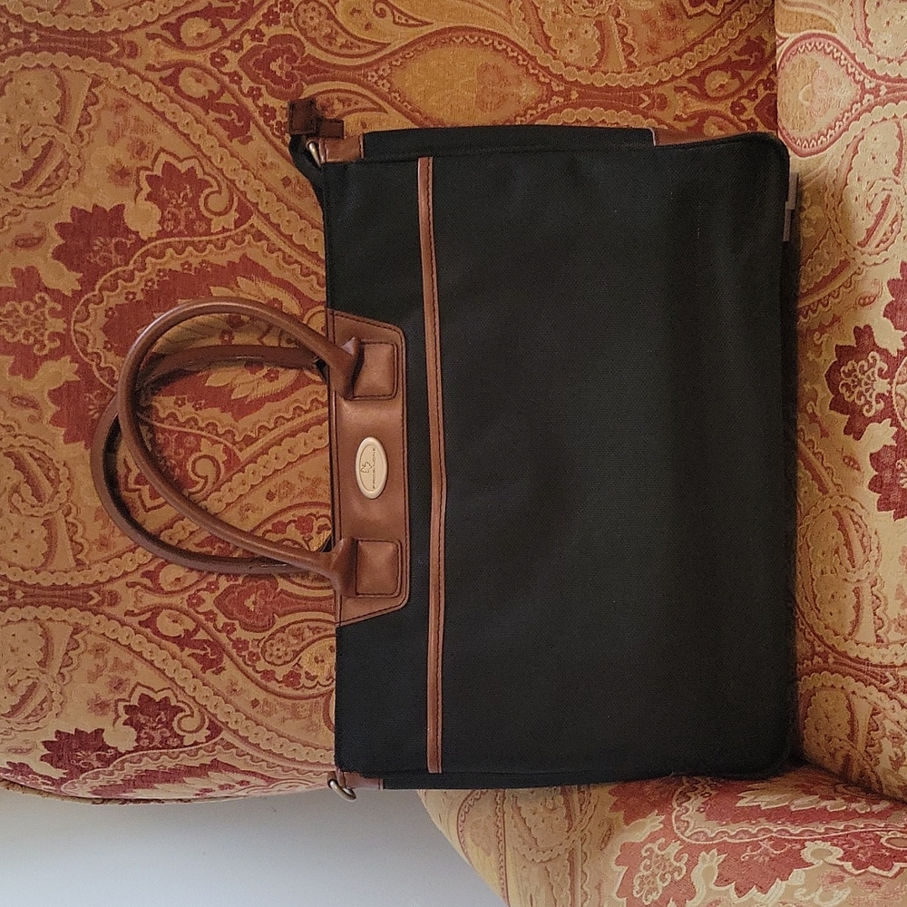 Laptop carrier